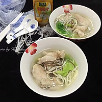 Illustration of how to make fresh chicken sauce, chicken wings, cabbage and noodle soup 17