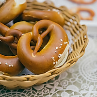 Low-fat and low-sugar German Pretzel alkaline bread (no fermentation) Illustration of how to make one dish (you can make it during your break from dinner) 12