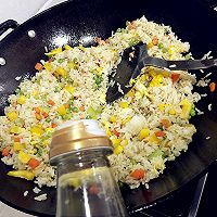 Shrimp Fried Rice--Illustration of how to make it in just a few steps 10