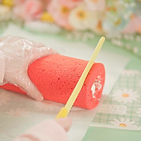 Red Velvet Cream Cake Roll Spring Festival New Year's Eve Dinner Dessert#Quick GET Rich Spring Festival Family Banquet# Recipe Illustration 6