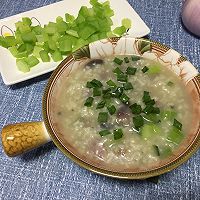 Illustration of how to make celery, sausage and preserved egg porridge 12