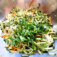 Refreshing and spicy cucumber and enoki mushrooms | Illustration of how to make a common dish to go with wine at home 9