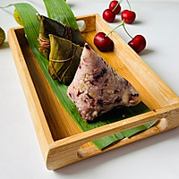 # Package a Zongzi for the Dragon Boat Festival# Illustration of how to make multigrain rice dumplings 6 