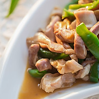 Spicy green pepper stir-fried pork belly - a perfect combination of Cantonese and Sichuan cuisine Illustration 14