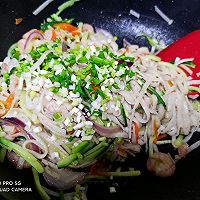 #springseason,tasty taste#Xianbelu spring taste~Illustration of how to make fried quinoa noodles with colorful shrimps 9 