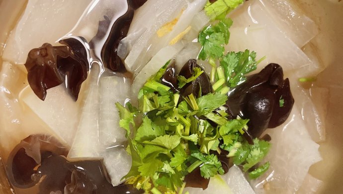 Winter melon and fungus soup