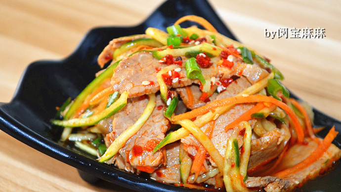 Cold spicy pork slices