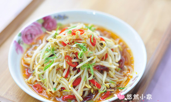 Hot and sour bean sprouts