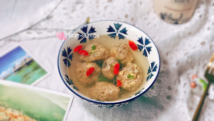 Raw sea cucumber and beef meatball soup