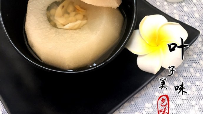 Sichuan clam lily and pear soup