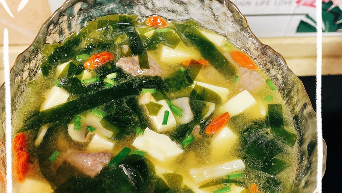 Spring nourishing beef wakame tofu soup