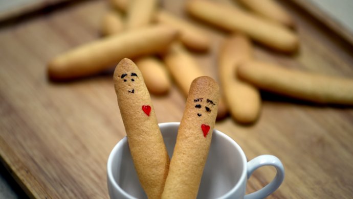 finger biscuits