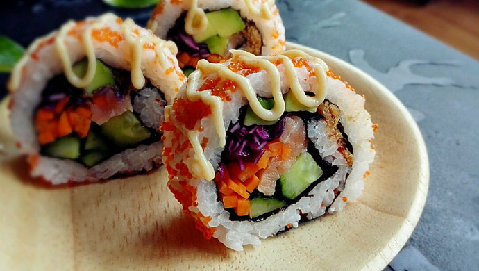 Salmon Avocado California Roll