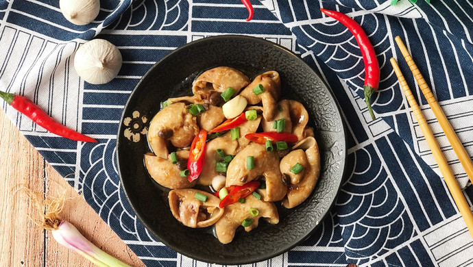 Steamed large intestine with garlic and black bean flavor