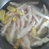 Cantonese cuisine: illustration of how to make tiger skin and chicken feet 2