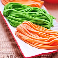 Illustration of how to make colorful vegetable and fruit noodles 10