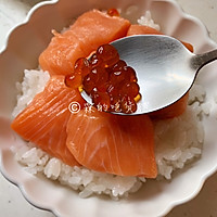 #秋How to eat#Salmon rice bowl recipe illustration 5