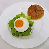 # Combination of Chinese and Western can also be eaten like this#Quick breakfast, cheese eggs Illustration of how to make sandwich burger 2