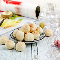 Home-made dessert in six steps~~Golden coconut shreds Illustration of how to make a ball 7