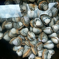 #春日limited on the table#Spring fresh taste: clear water Illustration of how to cook white clams 2