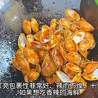 The most popular summer snack: homemade gold and silver garlic vermicelli Illustration of how to make steamed oysters and spicy stir-fried seafood 22