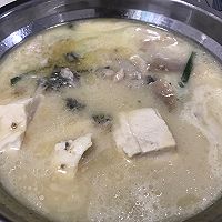 Cantonese Cuisine | Crucian Carp Tofu Soup Recipe Illustration 5