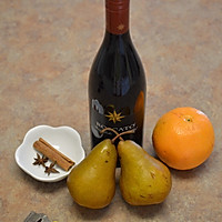 The perfect ending to dinner: Illustration of how to simmer pear in red wine 1