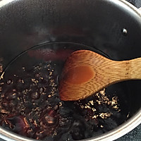 The perfect ending to dinner: Illustration of how to simmer pear in red wine 11