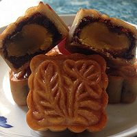 Lotus paste/bean paste and egg yolk mooncakes (with lotus paste recipe) Illustration of how to do it 28