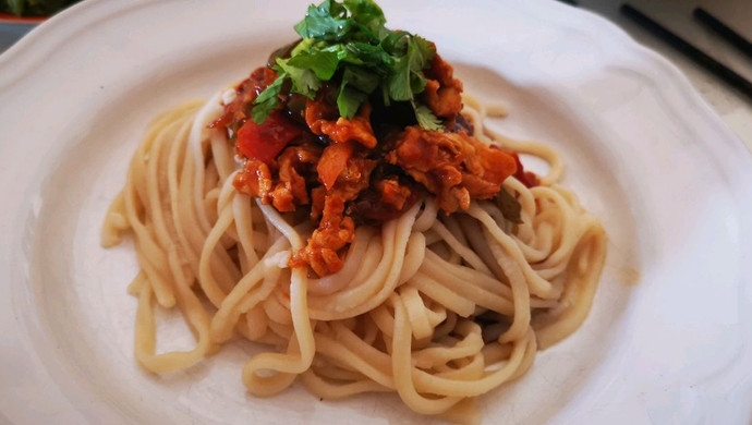 Spicy pepper egg fried noodles