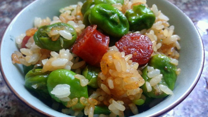 Casserole with Broad Beans and Sausage Rice