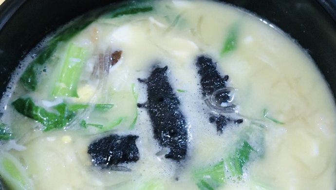 Sea cucumber and salted egg porridge powder is very suitable for breakfast.