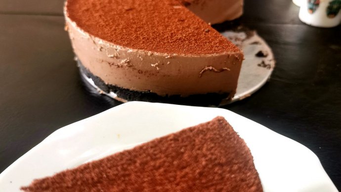 Chocolate mousse cake