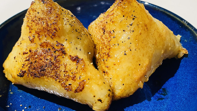 Pan-fried rice dumplings with miso sauce