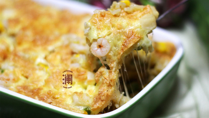 Cheese and seafood baked rice