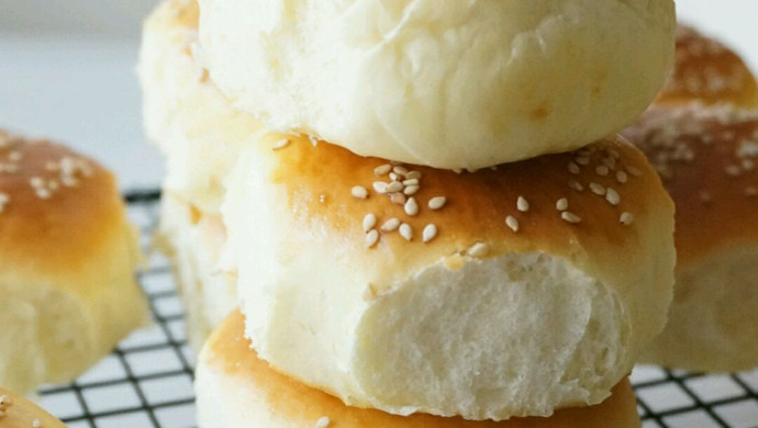 Light butter bun