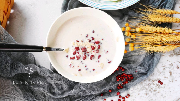 Milk red bean oatmeal porridge