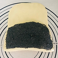 Illustration of how to make healthy black sesame breakfast toast 9