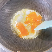 Illustration of cooking noodles with oil residue 1