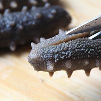 Autumn Nourishing Yin and Spleen Soup---Yaozhu Gorgon Sea Cucumber Illustration of how to make soup 2