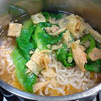 # Workers' Healthy Meal# Illustration of how to make snail soup instant noodles 10