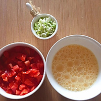 Illustration of how to make tomato, egg and corn noodles 2