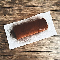 Caramel Cream Cocoa Cake Roll#Taste the French on the tip of your tongue Illustration of how to make romance# 9