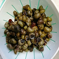 Spring seasonal dishes—Illustration of how to make snails in sauce 1