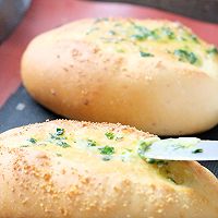 Garlic bread, rich in garlic flavor, will make you happy Illustration of how to make a flight 13