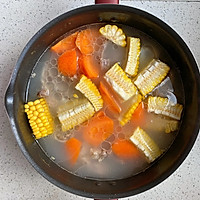 Illustration of how to make nourishing soup in autumn 6