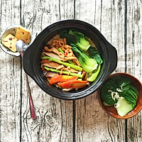 The perfect transformation of leftovers - Claypot rice with shredded chicken and mixed vegetables Illustration of how to do it 4