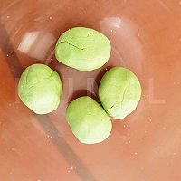 Illustration of how to make lotus seed and red bean green dumplings 5