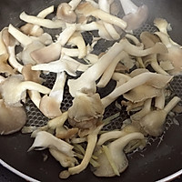 Illustration of how to make oyster mushroom meat soup 4