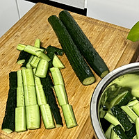 Illustration of how to make pickled cucumber 4